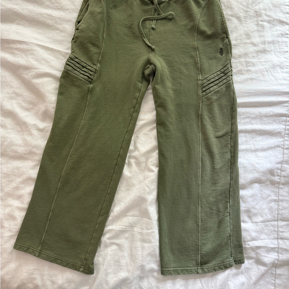 Green Wide Leg Pants with Relaxed Fit